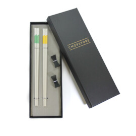 Raimu en Remon chopsticks in cadeauverpakking (2 setjes chopsticks + 2 rests)