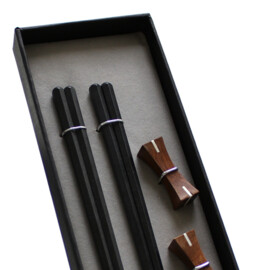 Suo Pure chopsticks in cadeauverpakking (2 setjes chopsticks + 2 rests)