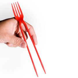 The Chork, rood, chopsticks met vork. (zak met 24 stuks)
