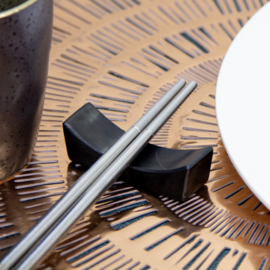 Tokudai metallic XL rest voor chopsticks